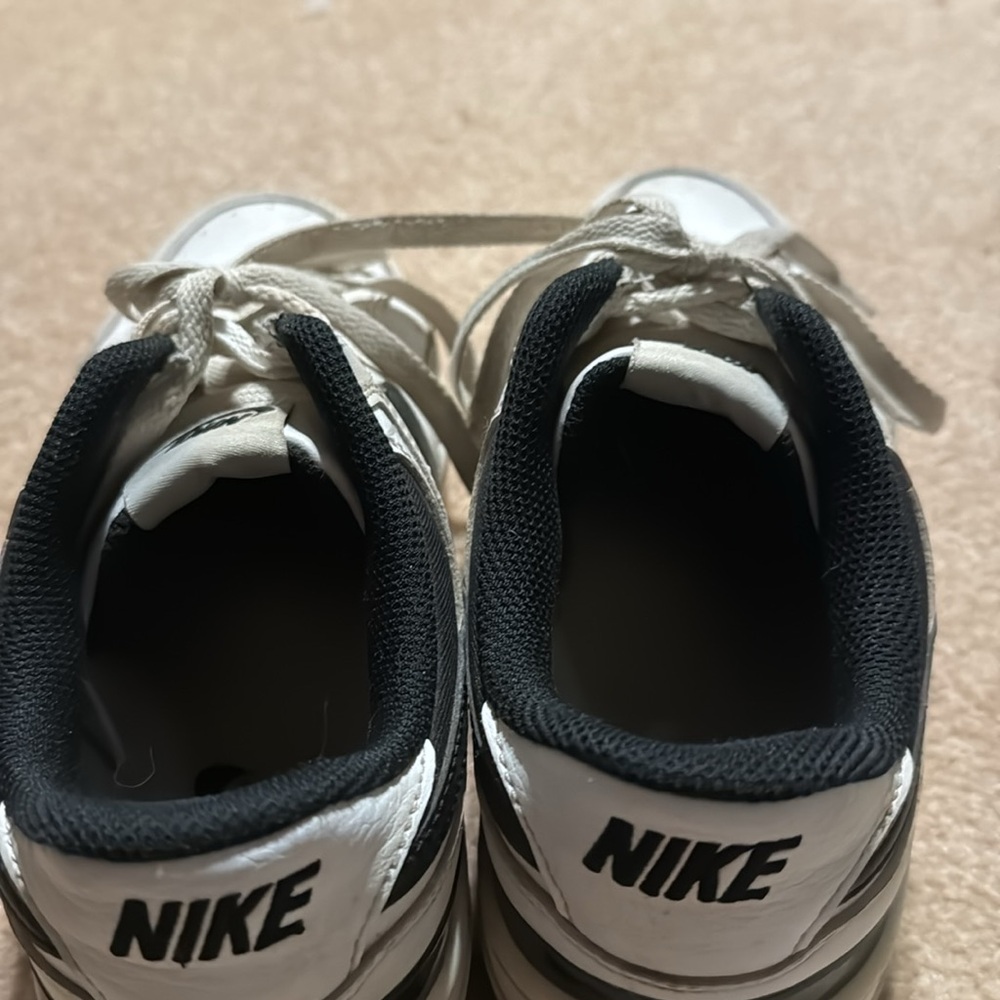 nikes - Picture 5 of 6